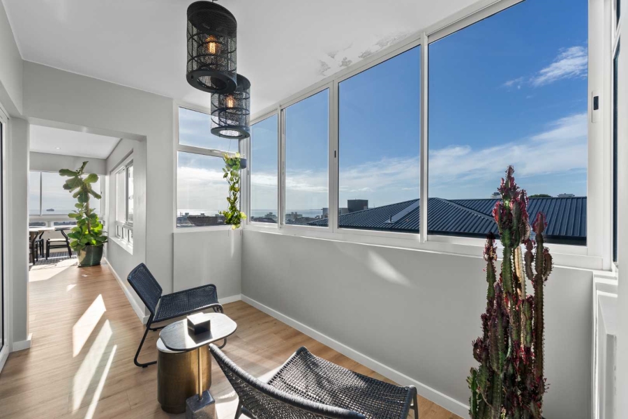 3 Bedroom Property for Sale in Sea Point Western Cape